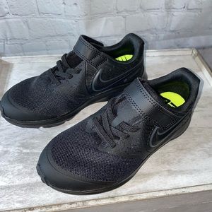 NIKE STAR RUNNER 2 (PSV) BLACK VELCRO YOUTH SHOES